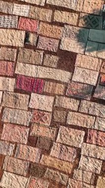 Gökteki yemyeşil Türk halı sahalarına daldırın kendinizi, nefes kesici 4K 'nın içinde.