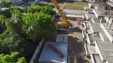 Canlı ve endüstriyel bir süreç.