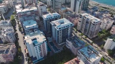 Deniz kenarında rüya gibi bir yer.