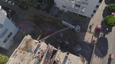 Dinamik ve aktif bir süreç.