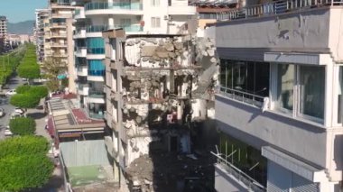 Hareketli ve verimli bir operasyon.