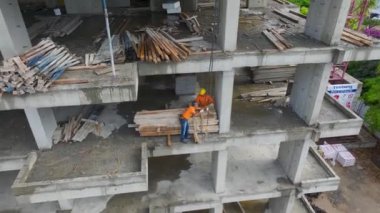 Kesin ve aktif bir süreç.