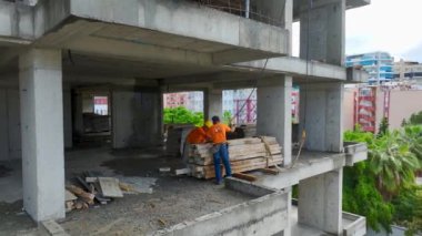 Dinamik ve işbirlikçi bir çaba.