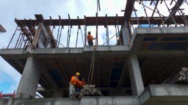 Canlı ve net bir sahne..