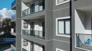 Modern ve zarif bir geri çekilme..