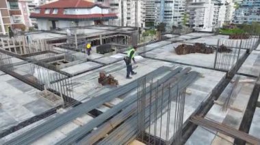 Ayrıntılı ve canlı bir süreç.