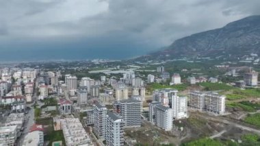 Resimli ve huzurlu bir şehir anı..