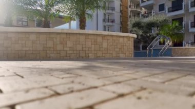 Zarafet ve konforun sakin bir geri çekilmesi.