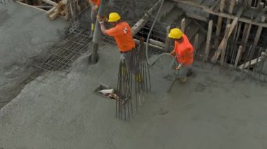 İlerleme aşama aşama inşa ediliyor.