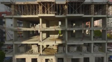 İnşaat alanında ekip çalışması başladı..