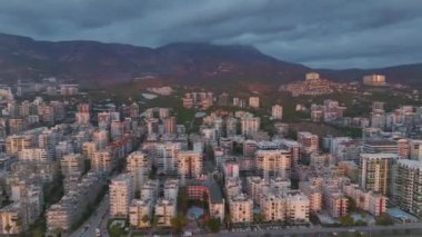 Yukarıdan ele geçirilmiş bir şehrin güzelliği.