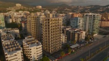 Özel okyanus manzaralı evler inşa ediliyor.