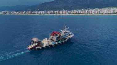 Oksijen ile beslenen sağlıklı bir balık çiftliği..