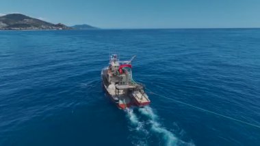 Gemi bazlı oksijenle beslenen gelişmekte olan bir balık çiftliği..