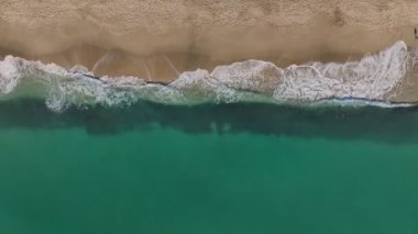 Akdeniz 'in ışıl ışıl denizinde yaz neşesi.