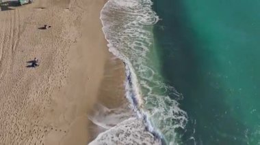 Yaz eğlencesi çarpıcı Akdeniz manzarasıyla buluşur.