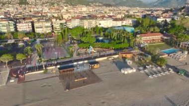 Muhteşem plajlar ve deniz kenarında hareketli aktiviteler..