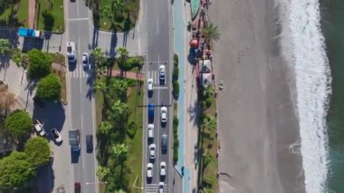 Mahmutlar Alanya 'da yeni bir şehir merkezi olarak parlıyor.