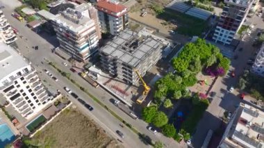 Yetenekli vinç ekibi iş başında yakalandı..