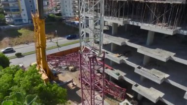 İnşaat sürecinin dinamik bir görüntüsü.