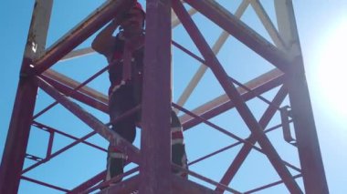 Yetenek ve hassasiyetin mükemmel bir karışımı..