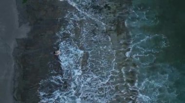 Huzurlu bir sahil anı.