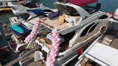 Macera ve zarafetin sakin bir karışımı..