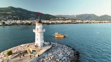 Neşeyle dolu canlı bir kaçış.