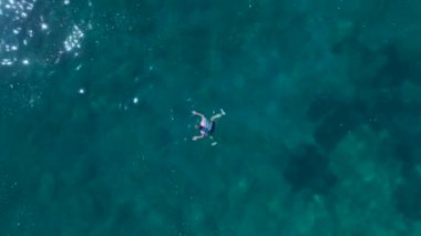 Sahilin ilk hattında nefes kesici deniz manzarası sunan çarpıcı bir yerleşim yeri..