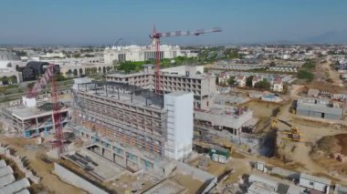 Modern yapının güçlü bir gösterisi..