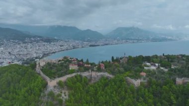 Huzurlu ve manzaralı bir yolculuk.