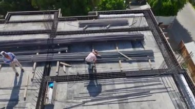 Hareket halindeki ilerlemeye dinamik bir bakış.