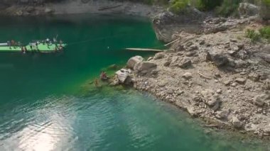 Doğanın harikalarının dinamik bir gösterisi.