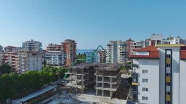 Canlı ve detaylı bir sahne..