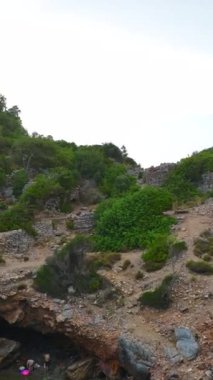 Huzurlu kürekçiler açık denizin sakin güzelliğinin tadını çıkarsın..