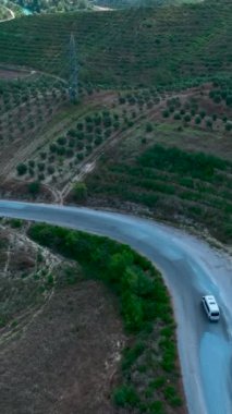Rahat bir nakil arabasıyla kanyona manzaralı bir gezi..