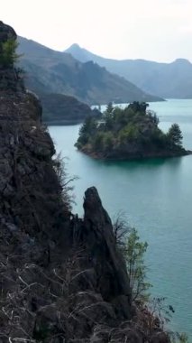 Kanyonun güzelliğini keşfeden rahatlatıcı bir macera..