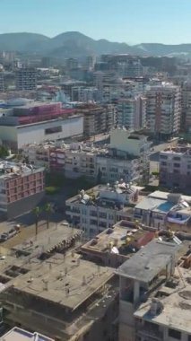 Renkli evleri ve nefes kesici Akdeniz manzaralı tuhaf bir şehir..