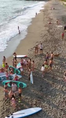 Bu huzurlu sahil kaçışının güzelliğine ve cazibesine dal.