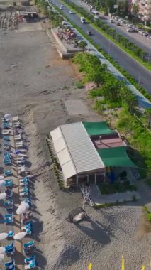 Dikey Video: Kum Sahilleri ve Eğlenceli Su Sporları Mükemmel Kaçışı Yarattı