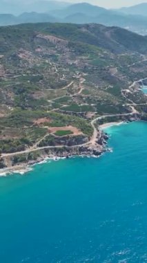 Mükemmel bir sahil cennetinin üzerinde uç.