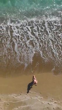 Muhteşem bir güzellik, tarz ve sakin okyanus manzarası..