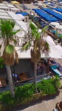 Suyun üzerinde yaz tatillerinin dinginliğini keşfedin..