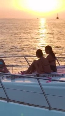 Deniz kenarındaki bir maceranın zarafetini keşfedin..