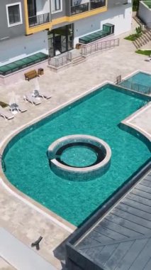 Lüks ve uygulamanın son aşamalarında bir karışımı..