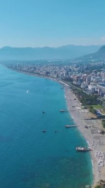 Türkiye 'nin çarpıcı kıyı şeridinin canlılığını tecrübe edin.