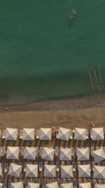 Lüks bir sahil inzivasının güzelliğini keşfedin..