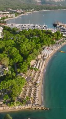 Huzurlu bir ortamda deniz kıyısında lüks keşfedin..