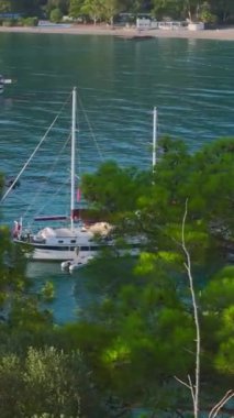 Huzurlu bir sahil kaçışının cazibesini keşfedin.