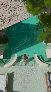 Deniz kıyısındaki zarafeti keşfedin.